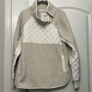 Abercrombie & Fitch quilted fleece pullover size M